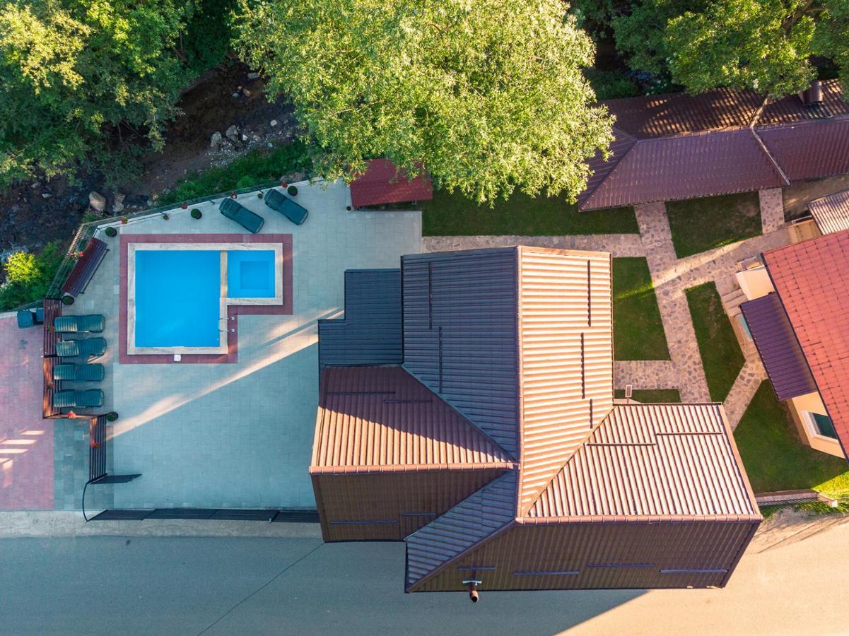 Pensiunea Petru Şugag Exterior foto