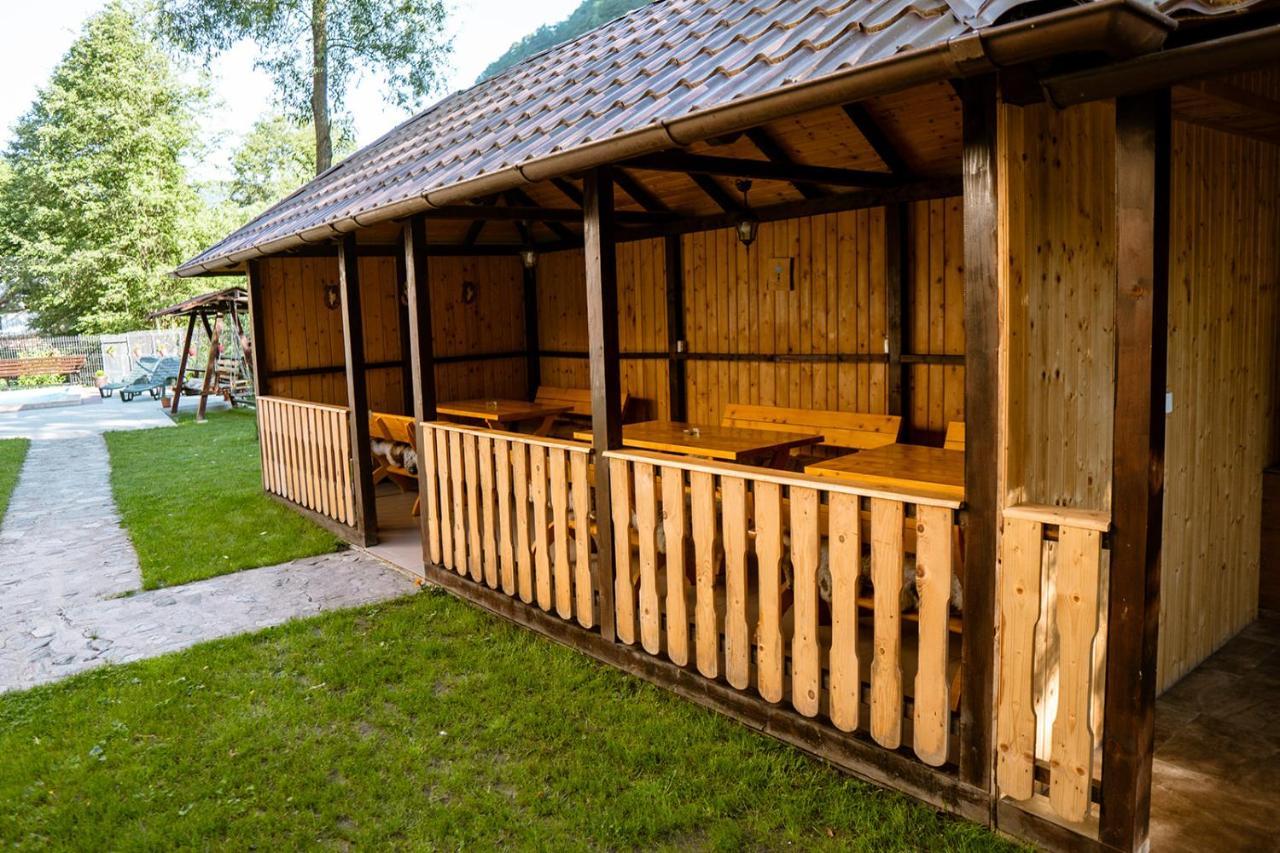 Pensiunea Petru Şugag Exterior foto
